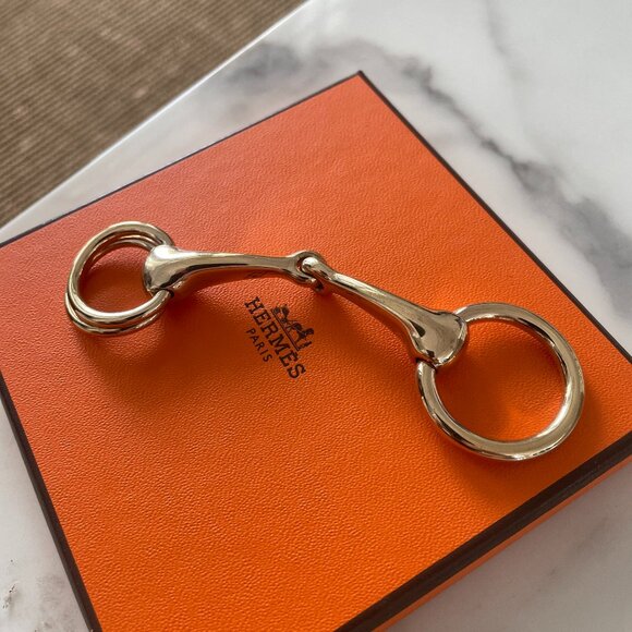 Hermes Horsebit Gold Scarf Ring - Picture 1 of 7